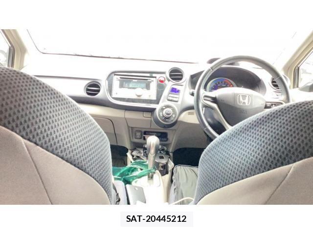 Honda INSIGHT 2010-04 8412956-12
