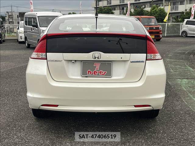 Honda INSIGHT 2010-04 8666286-11