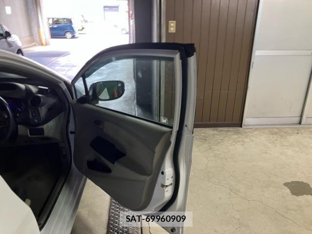 Honda INSIGHT 2009-03 8659547-15