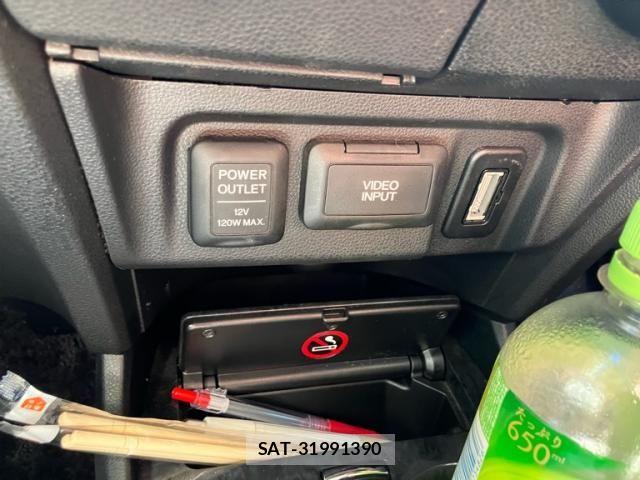 Honda INSIGHT EXCLUSIVE 2012-08 7454982-24