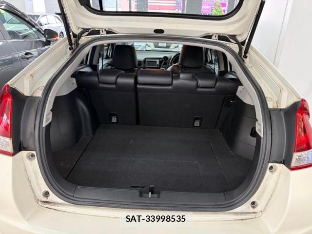 Honda INSIGHT EXCLUSIVE 2012-04 8742834-6