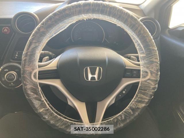 Honda INSIGHT EXCLUSIVE 2012-08 8849396-14
