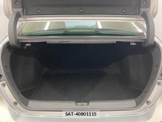 Honda INSIGHT 2019-09 5869705-12