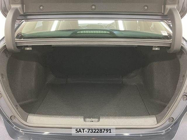 Honda INSIGHT 2019-01 5869708-12