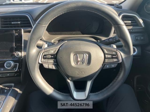 Honda INSIGHT 2019-07 7392443-18