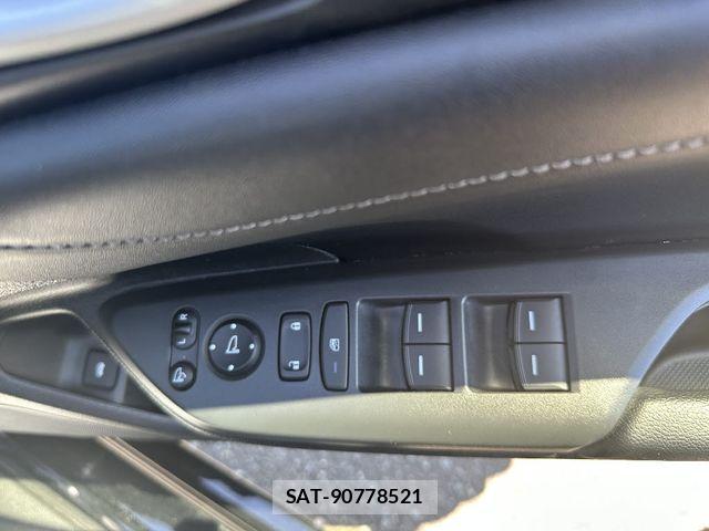 Honda INSIGHT 2022-03 7617194-26
