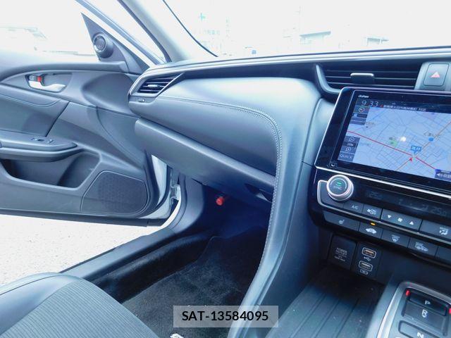 Honda INSIGHT 2019-07 8230415-16