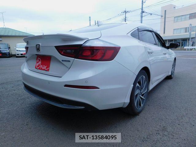 Honda INSIGHT 2019-07 8230415-2