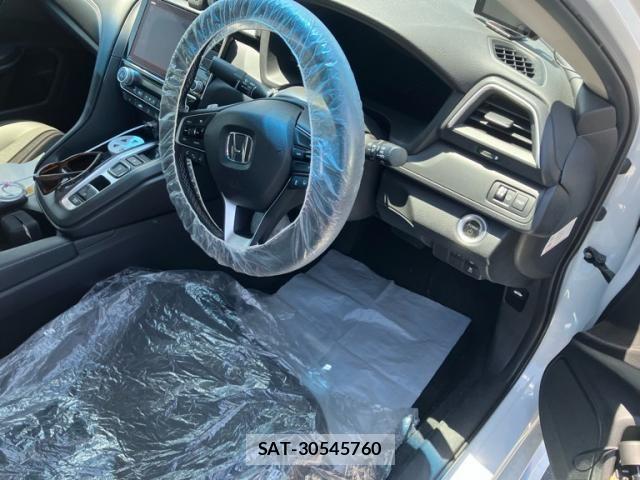 Honda INSIGHT 2022-09 8230413-21