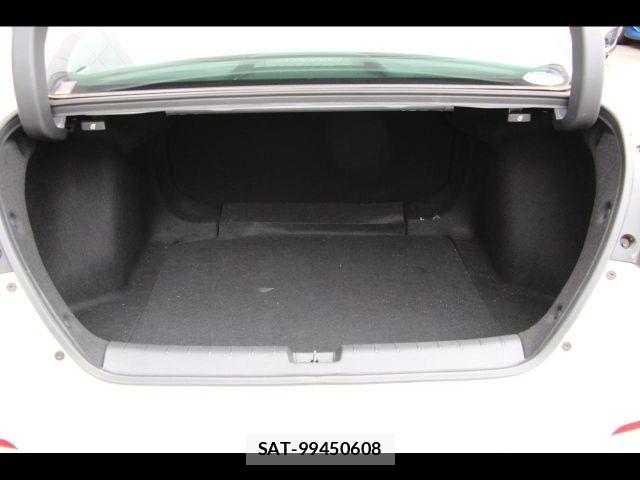 Honda INSIGHT 2019-03 8685731-13