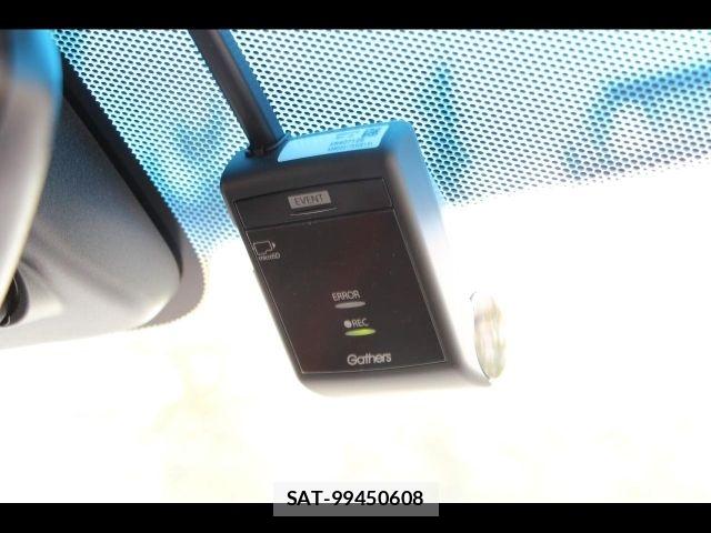 Honda INSIGHT 2019-03 8685731-22