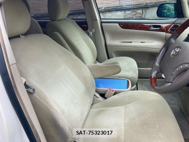 Toyota IPSUM 2005-06 7358174-12