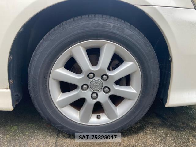 Toyota IPSUM 2005-06 7358174-4