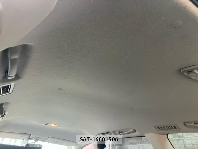 Toyota IPSUM 2005-07 7392444-11