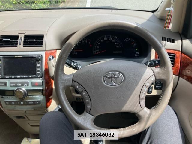 Toyota IPSUM 2004-03 7902756-15