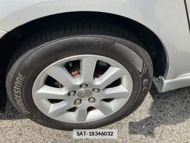 Toyota IPSUM 2004-03 7902756-5