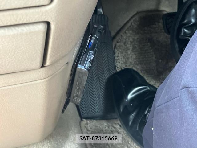 Toyota IPSUM 2001-06 8036082-25