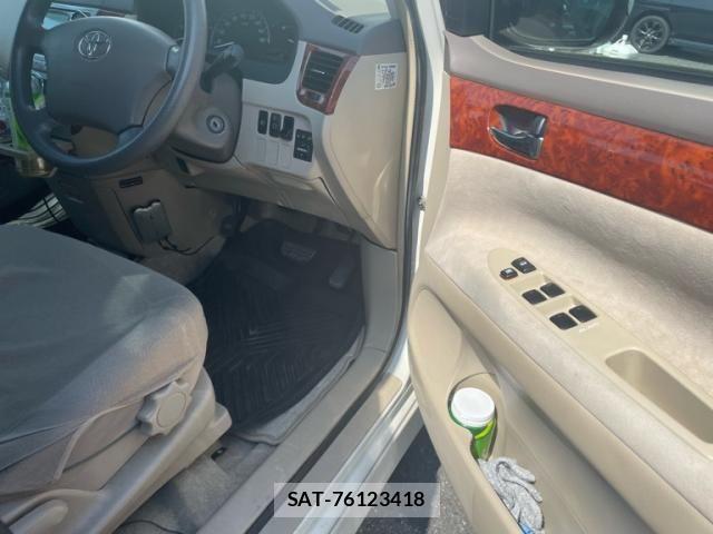 Toyota IPSUM 2003-11 8314881-13