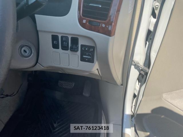 Toyota IPSUM 2003-11 8314881-14