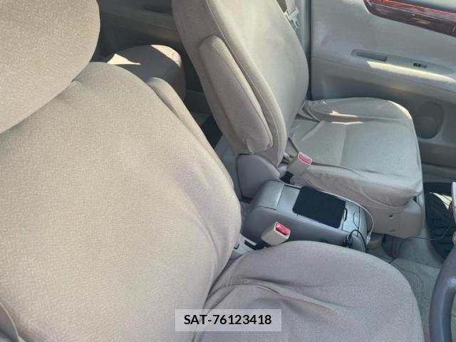 Toyota IPSUM 2003-11 8314881-15