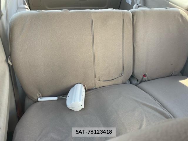 Toyota IPSUM 2003-11 8314881-16