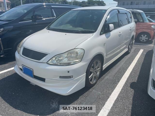 Toyota IPSUM 2003-11 8314881-2