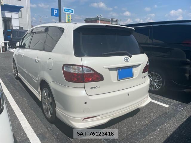 Toyota IPSUM 2003-11 8314881-5