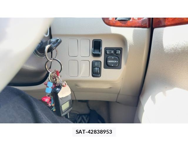 Toyota IPSUM 2005-09 8412959-9