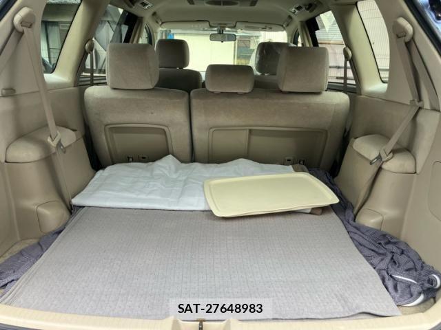 Toyota IPSUM 2003-11 8742836-10