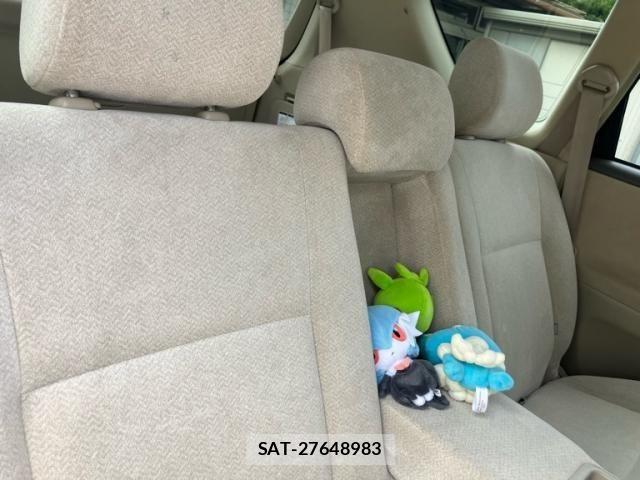 Toyota IPSUM 2003-11 8742836-12