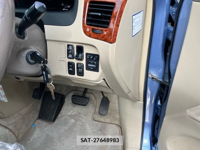 Toyota IPSUM 2003-11 8742836-16