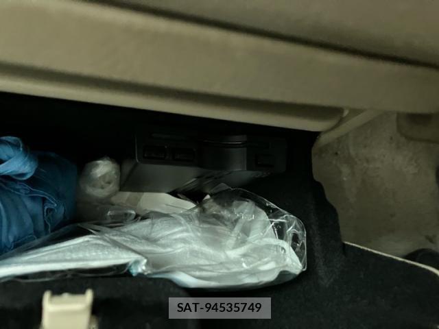 Toyota IPSUM 2006-07 8796254-17