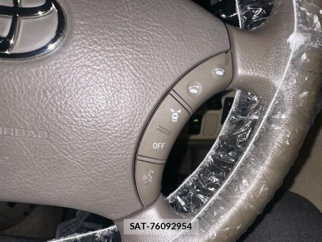 Toyota IPSUM 2006-02 8871202-19