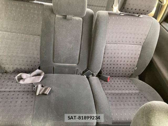 Toyota IPSUM 2004-05 7724345-19