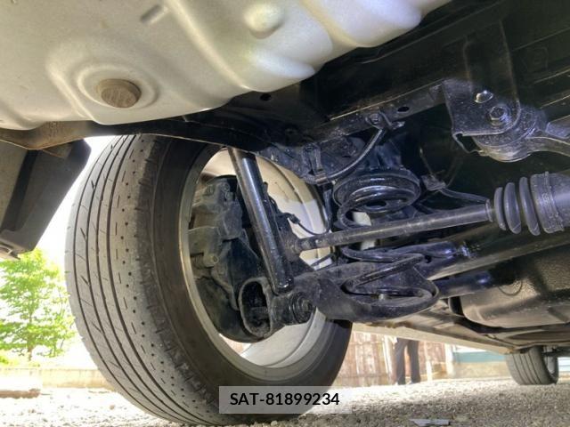 Toyota IPSUM 2004-05 7724345-22