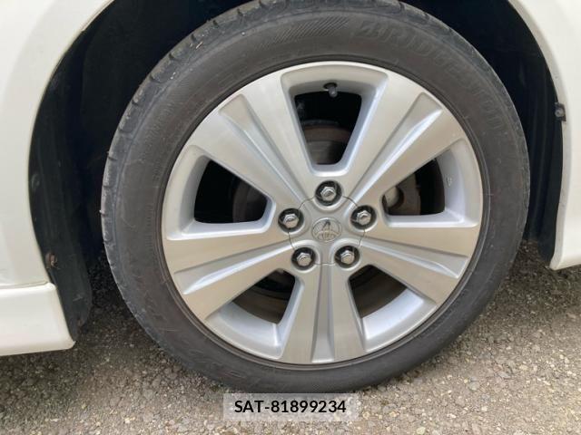 Toyota IPSUM 2004-05 7724345-6