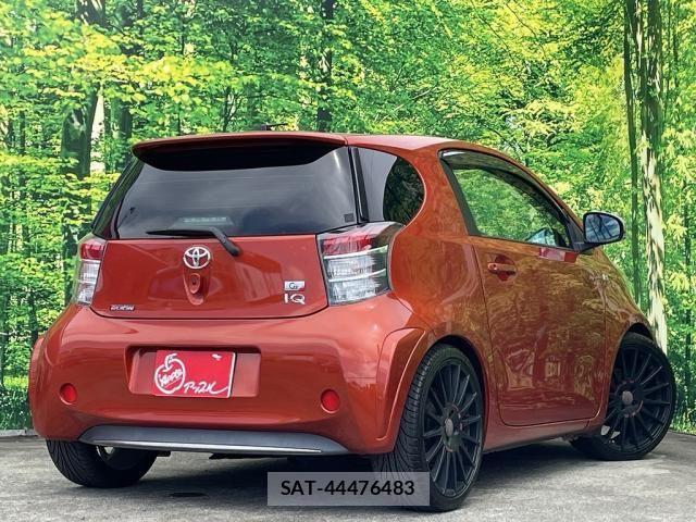 Toyota IQ 2011-10 1206914-10