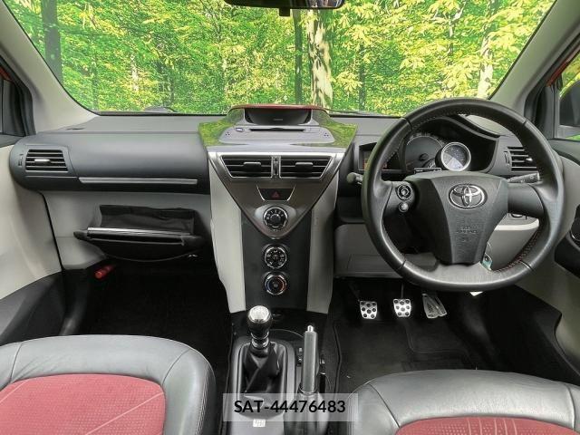 Toyota IQ 2011-10 1206914-20