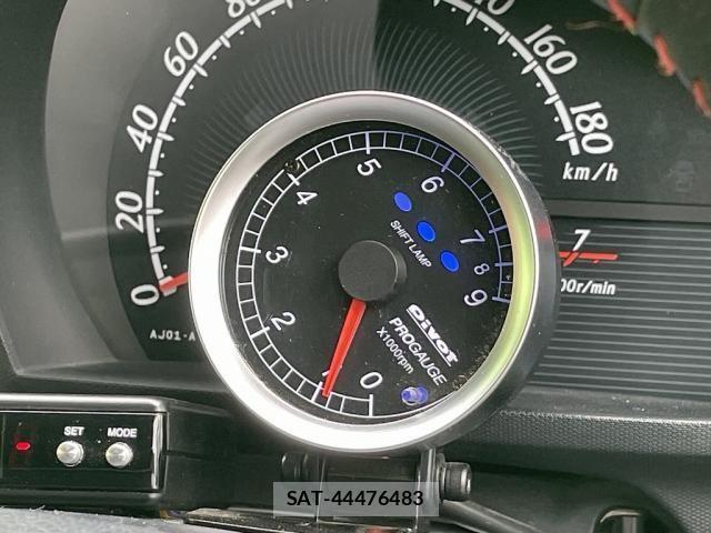 Toyota IQ 2011-10 1206914-26