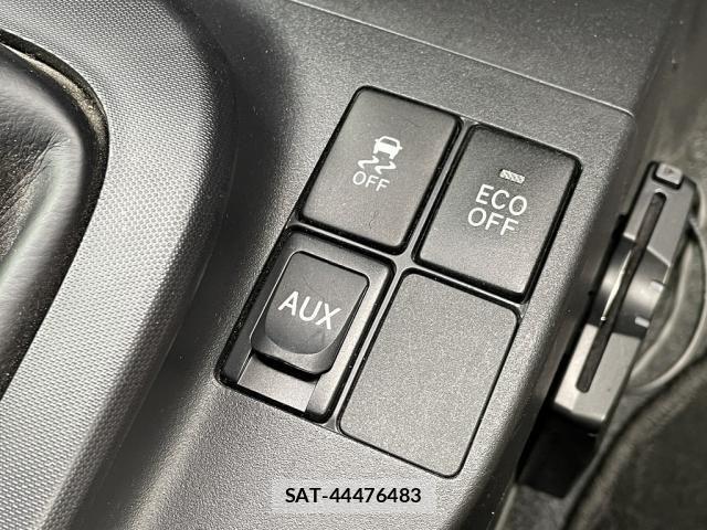 Toyota IQ 2011-10 1206914-28