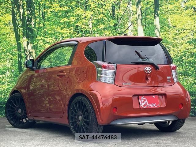 Toyota IQ 2011-10 1206914-8