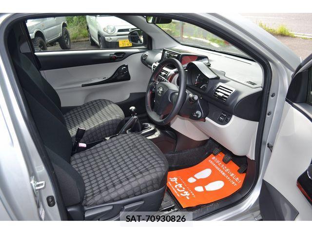 Toyota IQ 2012-01 1297722-13