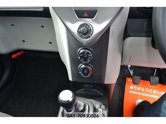 Toyota IQ 2012-01 1297722-16