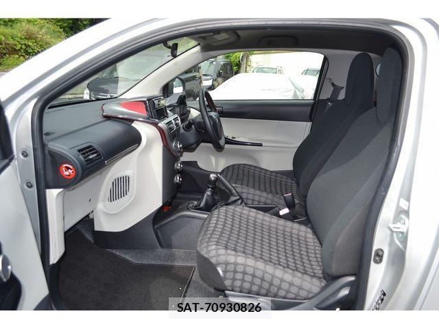 Toyota IQ 2012-01 1297722-20