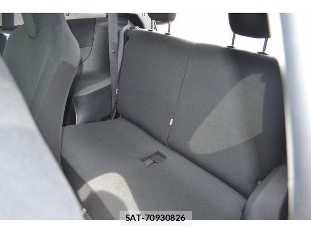 Toyota IQ 2012-01 1297722-21