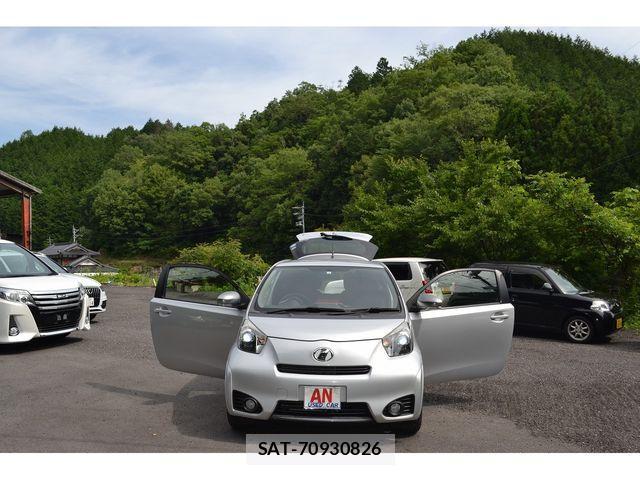 Toyota IQ 2012-01 1297722-23
