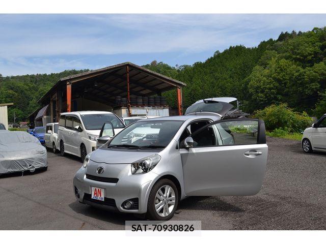 Toyota IQ 2012-01 1297722-24