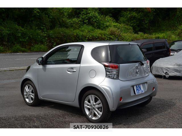 Toyota IQ 2012-01 1297722-7