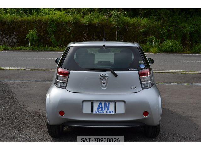 Toyota IQ 2012-01 1297722-8