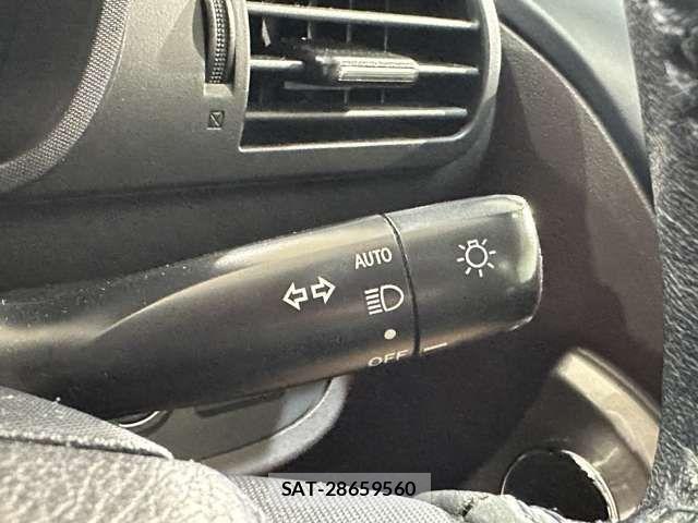 Toyota IQ 2012-01 1327978-11